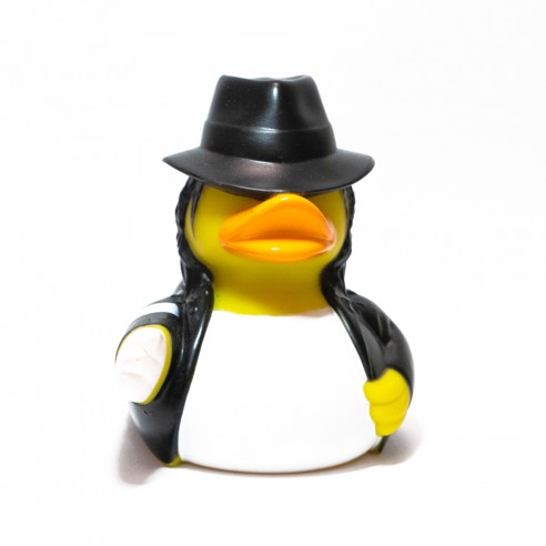 Pato de goma Jackson Duck, con traje negro, sombrero fedora y guante blanco, homenaje a un icono del pop.