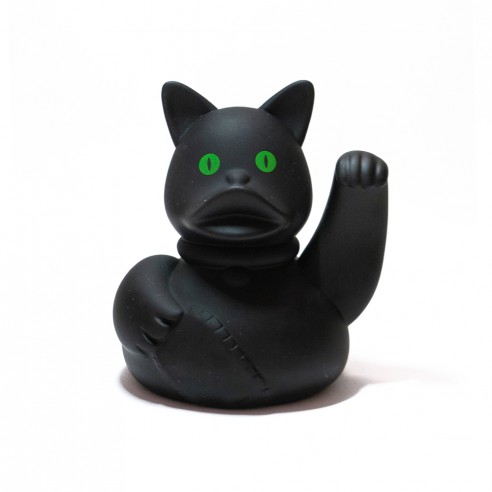 Pato de goma gato negro, con cuerpo oscuro y detalles felinos elegantes.